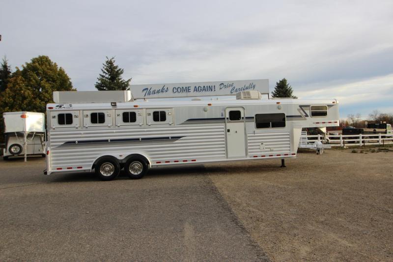 2003 4-Star Trailers 4HR 11' LQ Horse Trailer 2003 4-Star Trailers 4HR 11' LQ Horse Trailer