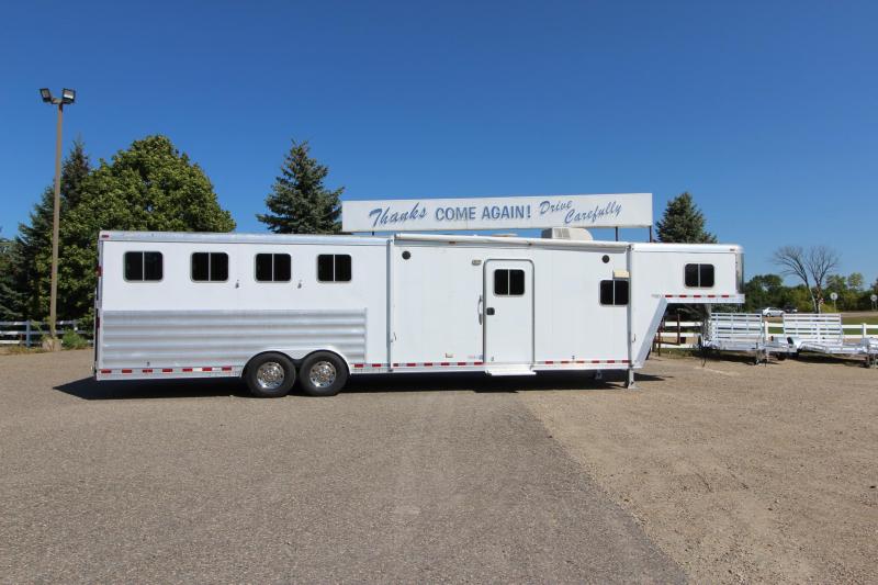 2008 Featherlite 4HR 13.5' LQ Horse Trailer 2008 Featherlite 4HR 13.5' LQ Horse Trailer