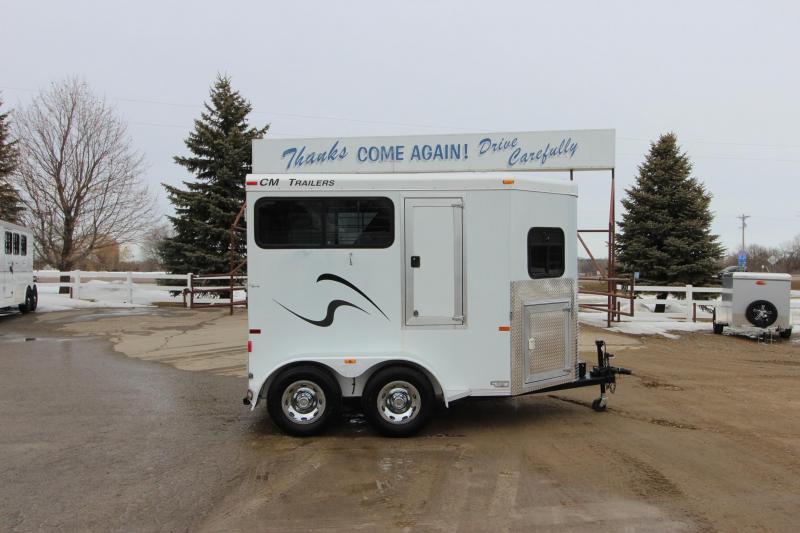 2002 CM 2HR Straight Load BP Horse Trailer 2002 CM 2HR Straight Load BP Horse Trailer