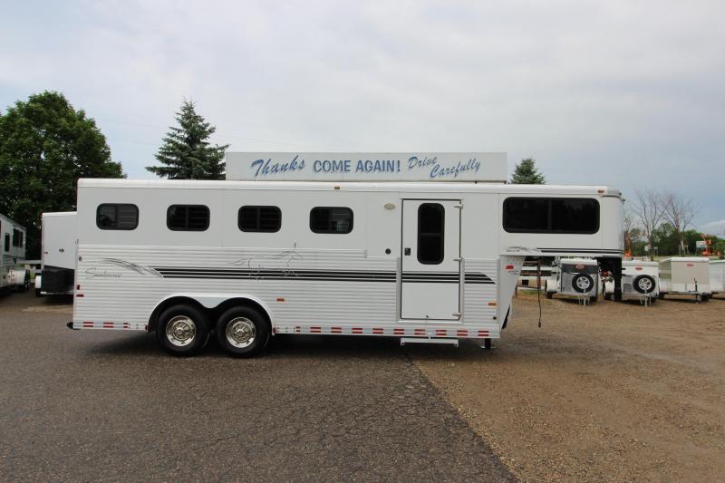 2004 Sundowner Trailers 4HR D/R Horse Trailer 2004 Sundowner Trailers 4HR D/R Horse Trailer