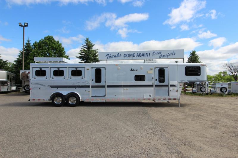 2001 Sundowner Trailers 3HR LQ MT Horse Trailer 2001 Sundowner Trailers 3HR LQ MT Horse Trailer