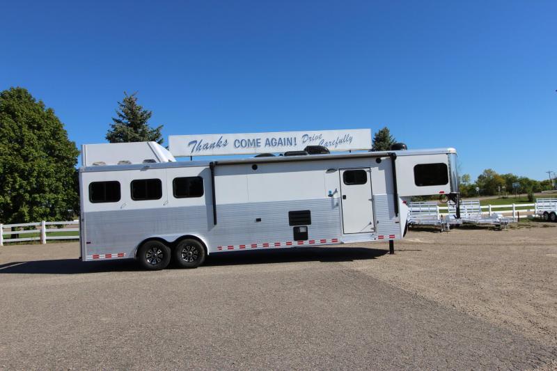 2016 Sundowner Trailers 3HR 12'9" LQ Horse Trailer 2016 Sundowner Trailers 3HR 12'9" LQ Horse Trailer