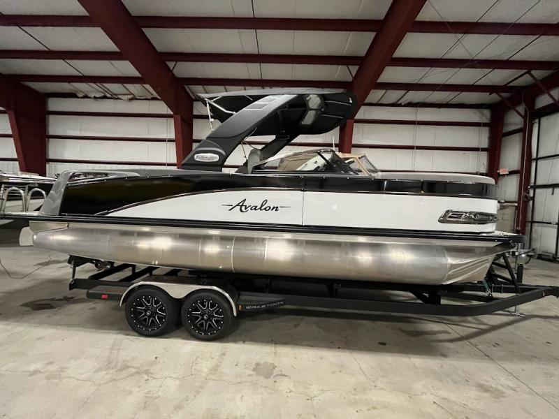 2022 Avalon Waketoon 2022 Avalon Waketoon
