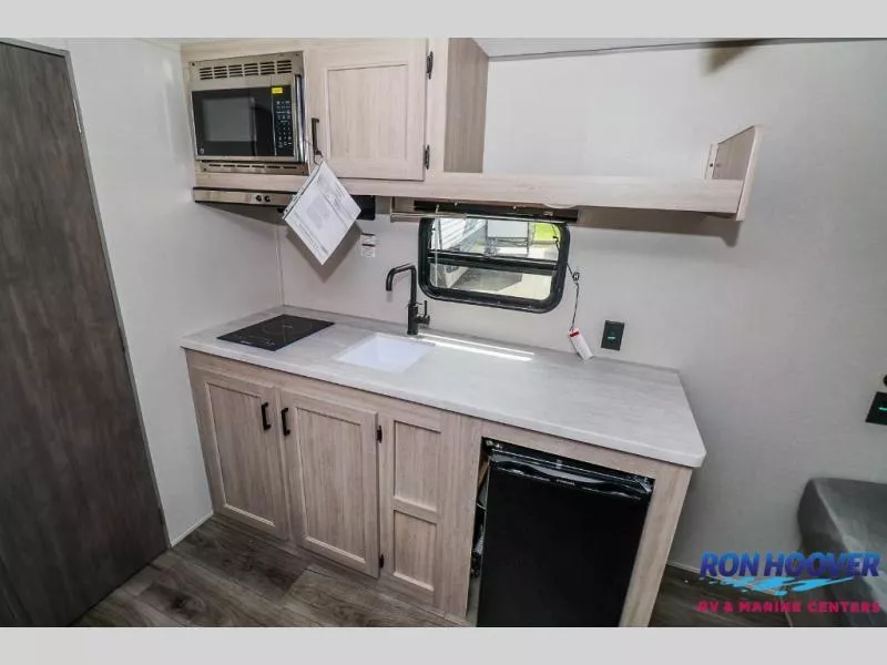 new Travel Trailers Coachmen Catalina Summit Series 7 for sale, in North Willis, TX Thumbnail 18