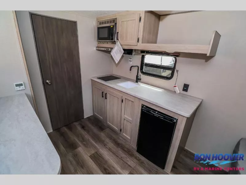 new Travel Trailers Coachmen Catalina Summit Series 7 for sale, in North Willis, TX Thumbnail 14