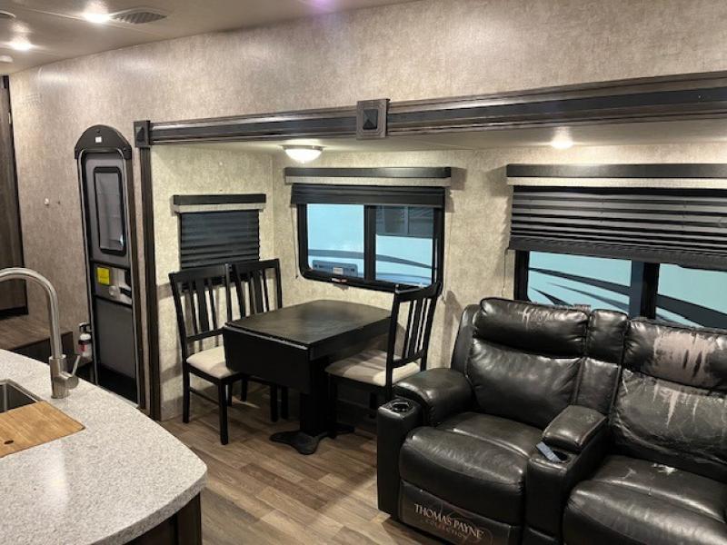 used Fifth Wheel Trailers Highland Ridge RV Mesa Ridge Limited for sale, in North Willis, TX Thumbnail 10