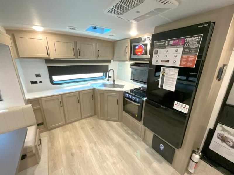 new Travel Trailers Forest River Flagstaff for sale, in North Willis, TX Thumbnail 4