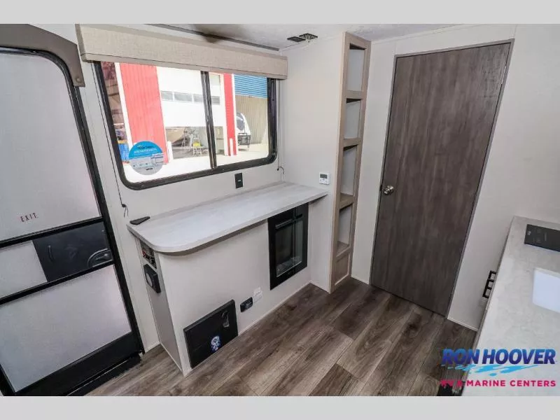 new Travel Trailers Coachmen Catalina Summit Series 7 for sale, in North Willis, TX Thumbnail 15