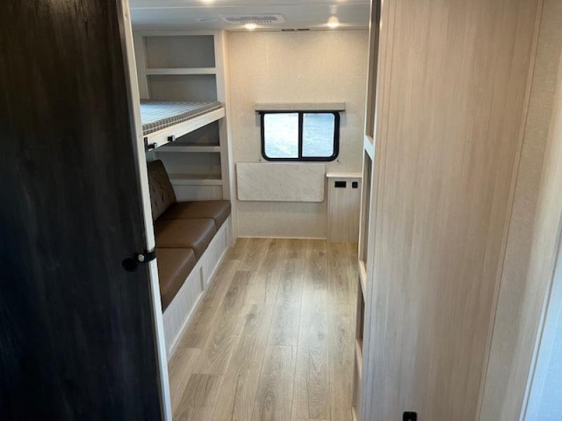new Travel Trailers Forest River Surveyor for sale, in North Willis, TX Thumbnail 11