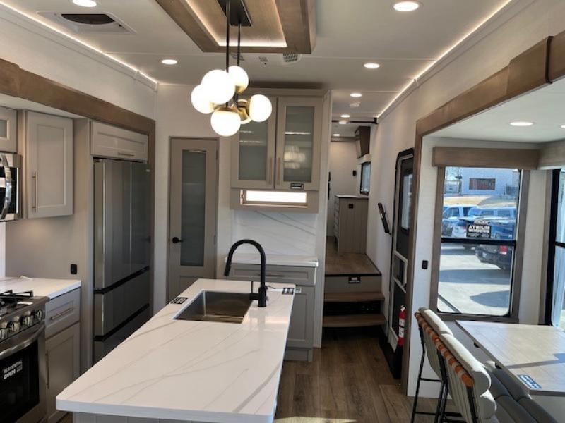 new Fifth Wheel Trailers Alliance RV Paradigm for sale, in North Willis, TX Thumbnail 18