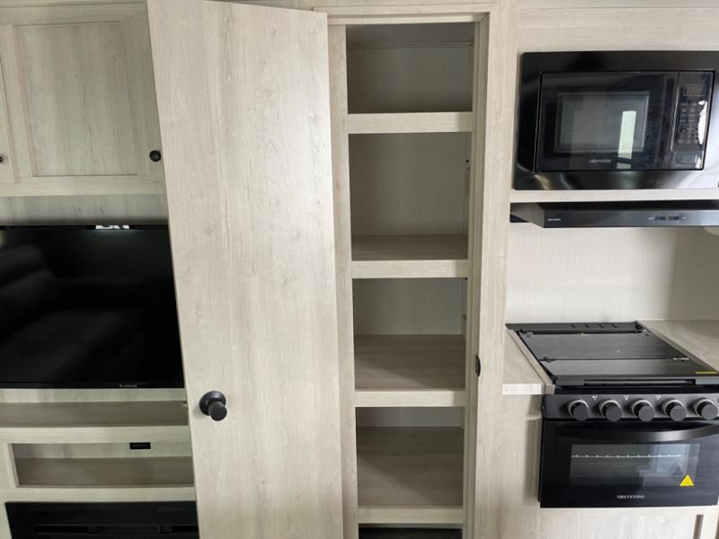 new Fifth Wheel Trailers Alliance RV Cardinal Red for sale, in Georgetown, TX Thumbnail 28