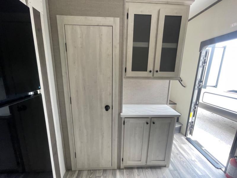 new Fifth Wheel Trailers Alliance RV Cardinal Red for sale, in Georgetown, TX Thumbnail 24