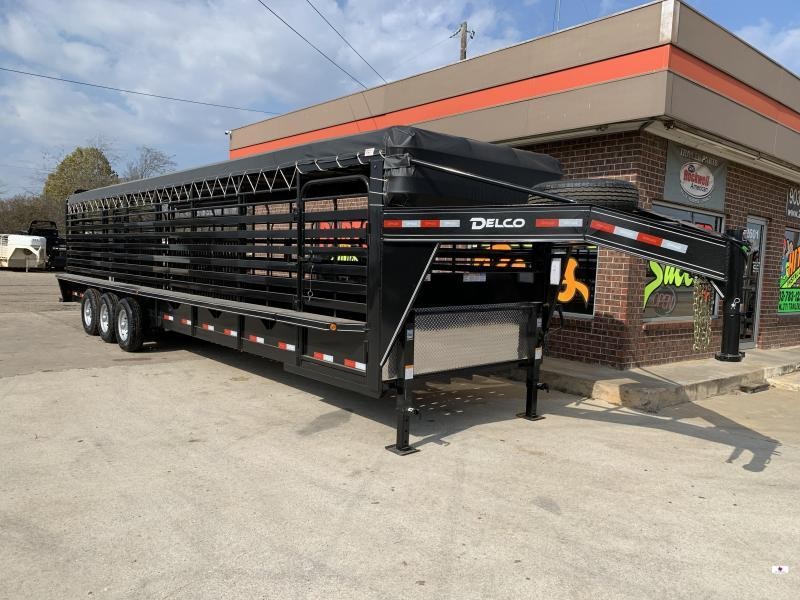 2021 Delco Trailers B832R73BK Livestock Trailer 2021 Delco Trailers B832R73BK Livestock Trailer