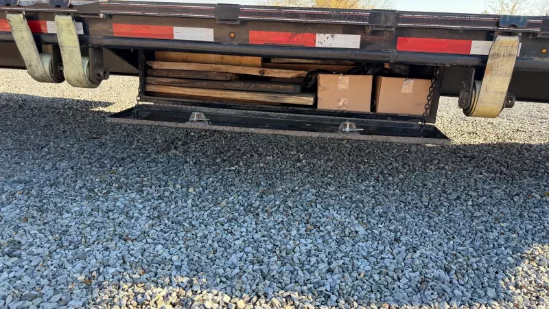 used Equipment / Flatbed Trailers Diamond C Trailers  for sale, in Van Alstyne, TX Thumbnail 9