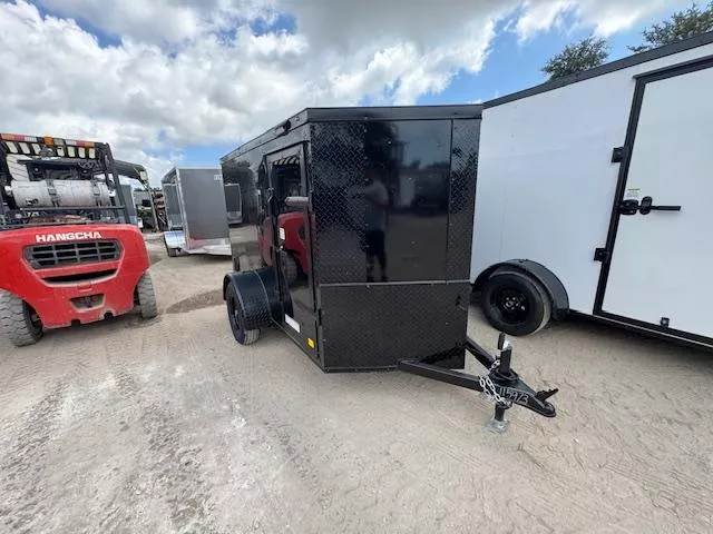 2026 Diamond Cargo 5X8 BLACKOUT PKG WITH SIDE DOOR Cargo / Enclosed Trailer