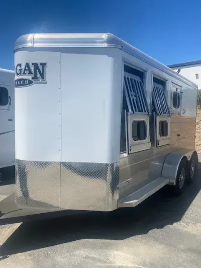 2027 Logan Coach Bullseye Horse Trailer
