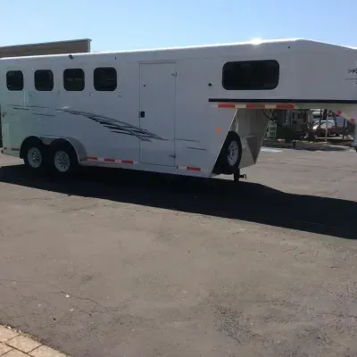 2027 Trails West Manufacturing Adventure MX 4 Horse (GN)