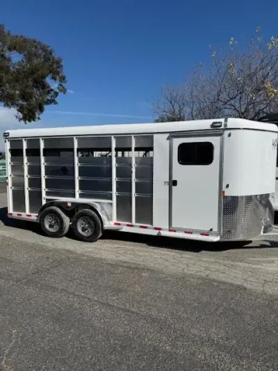 2027 Maverick Trailers Highside Horse Trailer