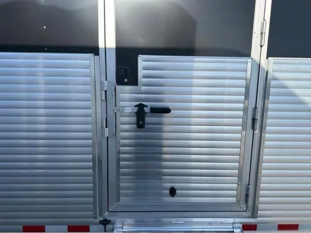 new Horse Trailers Sundowner Trailers  for sale, in Roca, NE Thumbnail 3