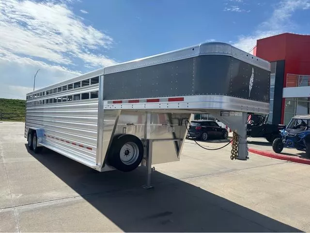 2026 Featherlite Trailers 8127-7626