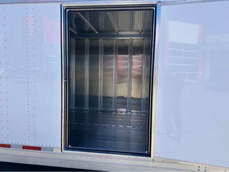 new Horse Trailers Featherlite  for sale, in Roca, NE Thumbnail 8