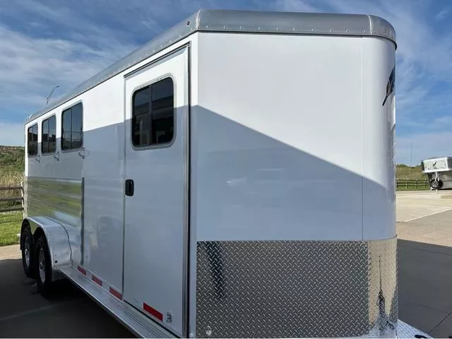 2024 Featherlite Trailers 9400-7324