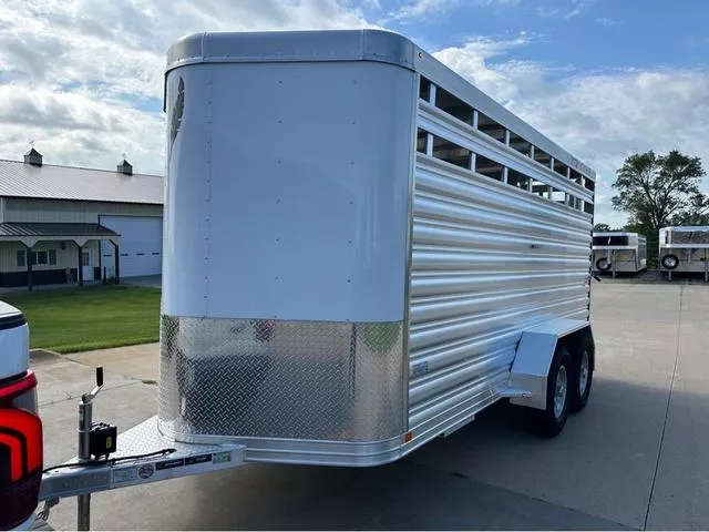2025 Featherlite Trailers 8107-6716