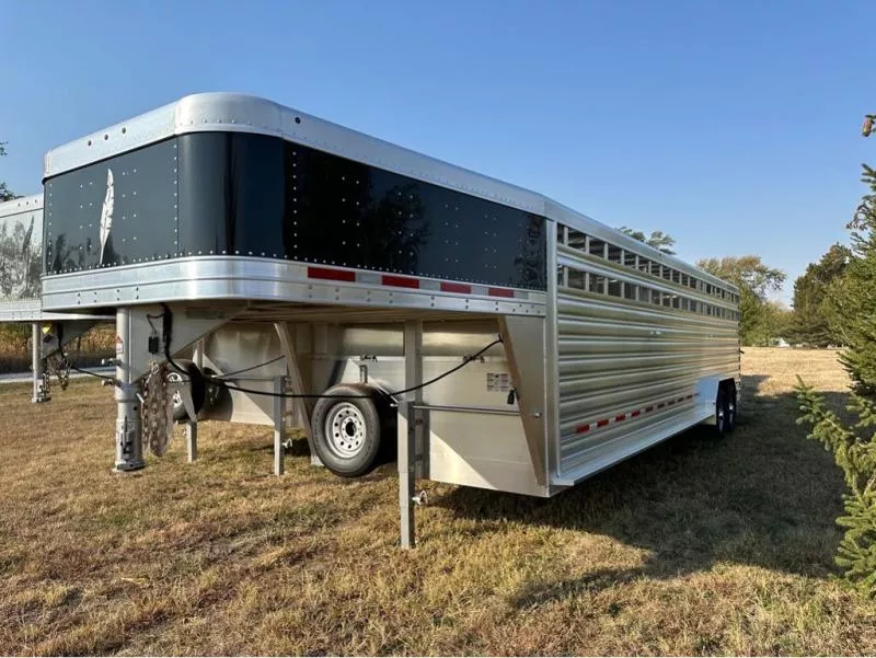 2025 Featherlite Trailers 8127-7628