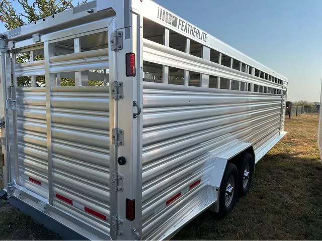 new Stock / Stock Combo Trailers Featherlite  for sale, in Roca, NE Thumbnail 3