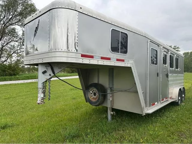 2015 Featherlite Trailers 8541-703H