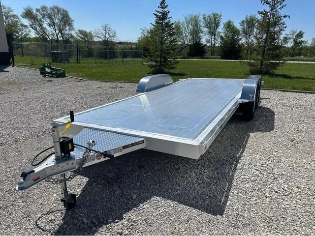 2025 Featherlite Trailers 3182-0018