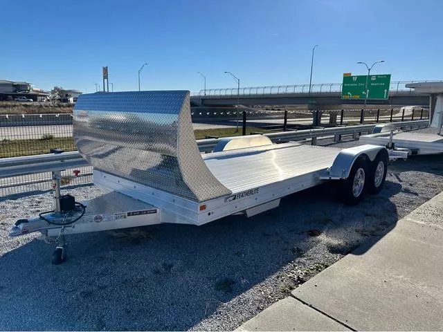 2024 Featherlite Trailers 3110-0017