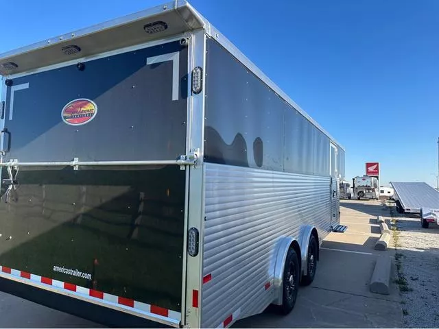 new Horse Trailers Sundowner Trailers  for sale, in Roca, NE Thumbnail 4