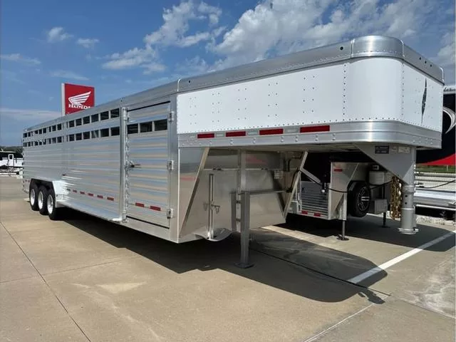 2025 Featherlite Trailers 8127-7630