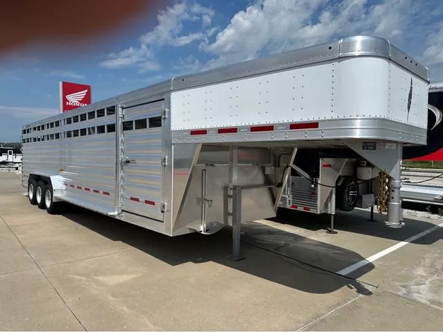 2025 Featherlite Trailers 8127-7630