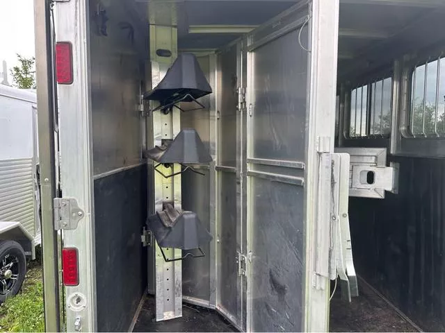 used Horse Trailers Featherlite  for sale, in Roca, NE Thumbnail 9
