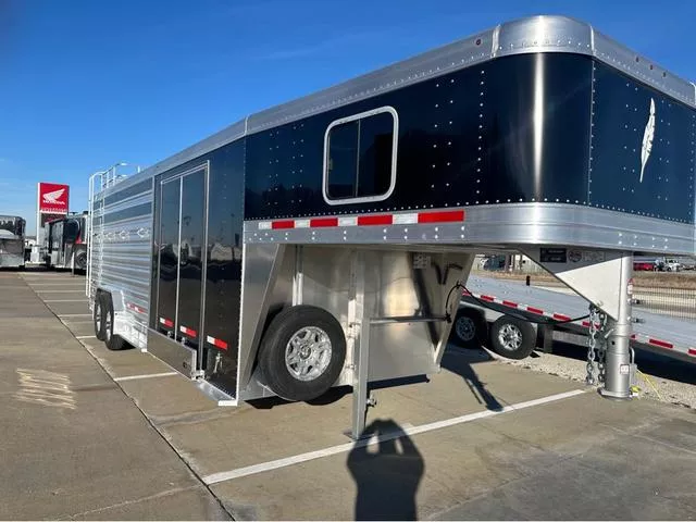 2025 Featherlite Trailers 8413-7624