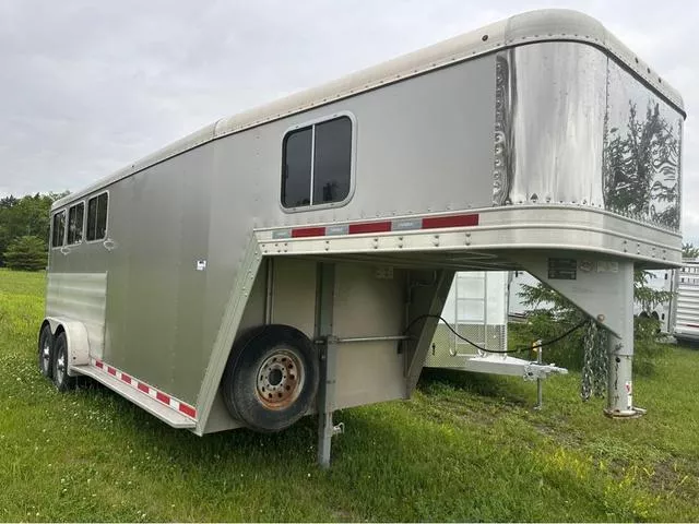 used Horse Trailers Featherlite  for sale, in Roca, NE Thumbnail 2