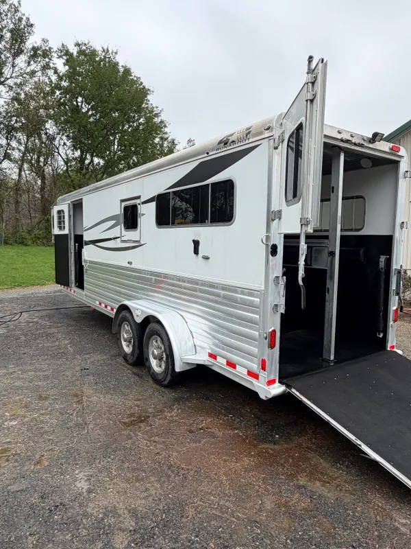 used Horse Trailers Four Star  for sale, in Middleburg, VA Thumbnail 3