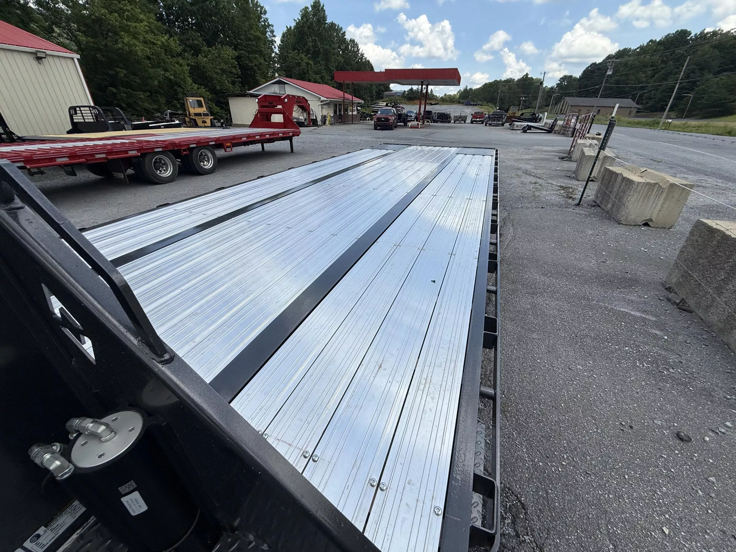 new Equipment / Flatbed Trailers Diamond C Trailers Other for sale, in Unicoi, TN Thumbnail 3