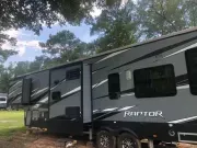 2019 Keystone RV photo 3