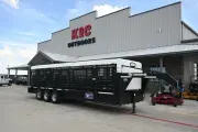 2014 Gooseneck 28' Livestock Trailer 