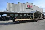 2026 Diamond C FMAX 208 MR 35' X 102" Gooseneck Hot Shot Series 