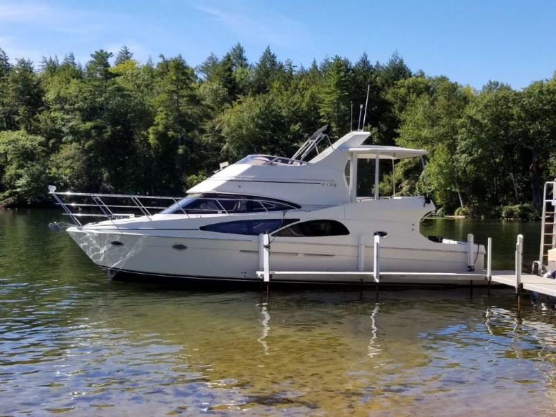 2005 Carver Yachts 41 Cockpit Motor Yacht Cruiser (Power) 2005 Carver Yachts 41 Cockpit Motor Yacht Cruiser (Power)