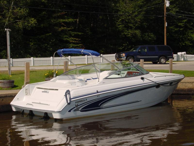 2004 Formula 330 Sun Sport Cuddy Cabin 2004 Formula 330 Sun Sport Cuddy Cabin