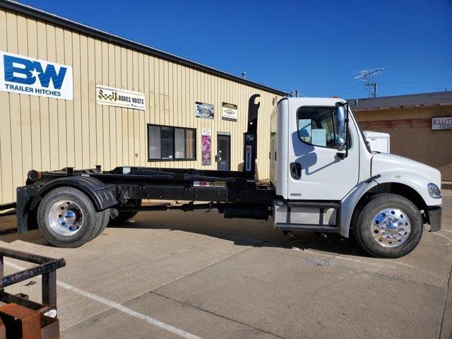 2010 Freightliner M2 2010 Freightliner M2