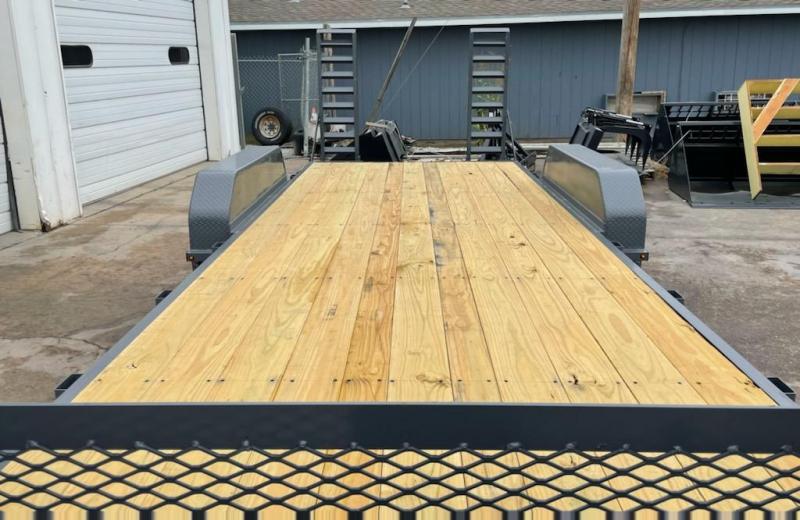 2022 Circle D 20+2 GNLP Equipment Trailer Klute Truck and Trailer in