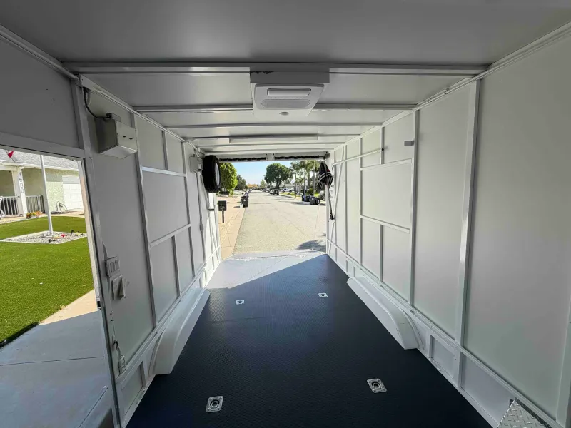 used Cargo (Enclosed) Trailers Universal Trailers  for sale, in Riverside, CA Thumbnail 9