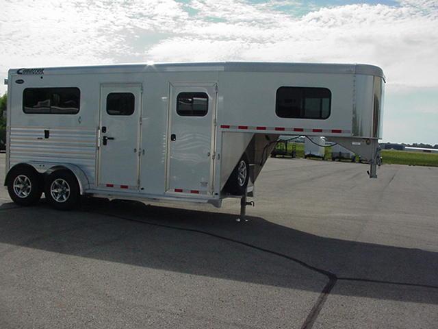Cimarron 2H Straight GN Warmblood Horse Trailer Cimarron 2H Straight GN Warmblood Horse Trailer