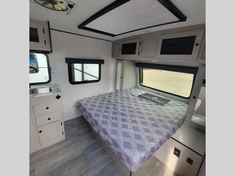 2026 Coachmen RV apex 187rb